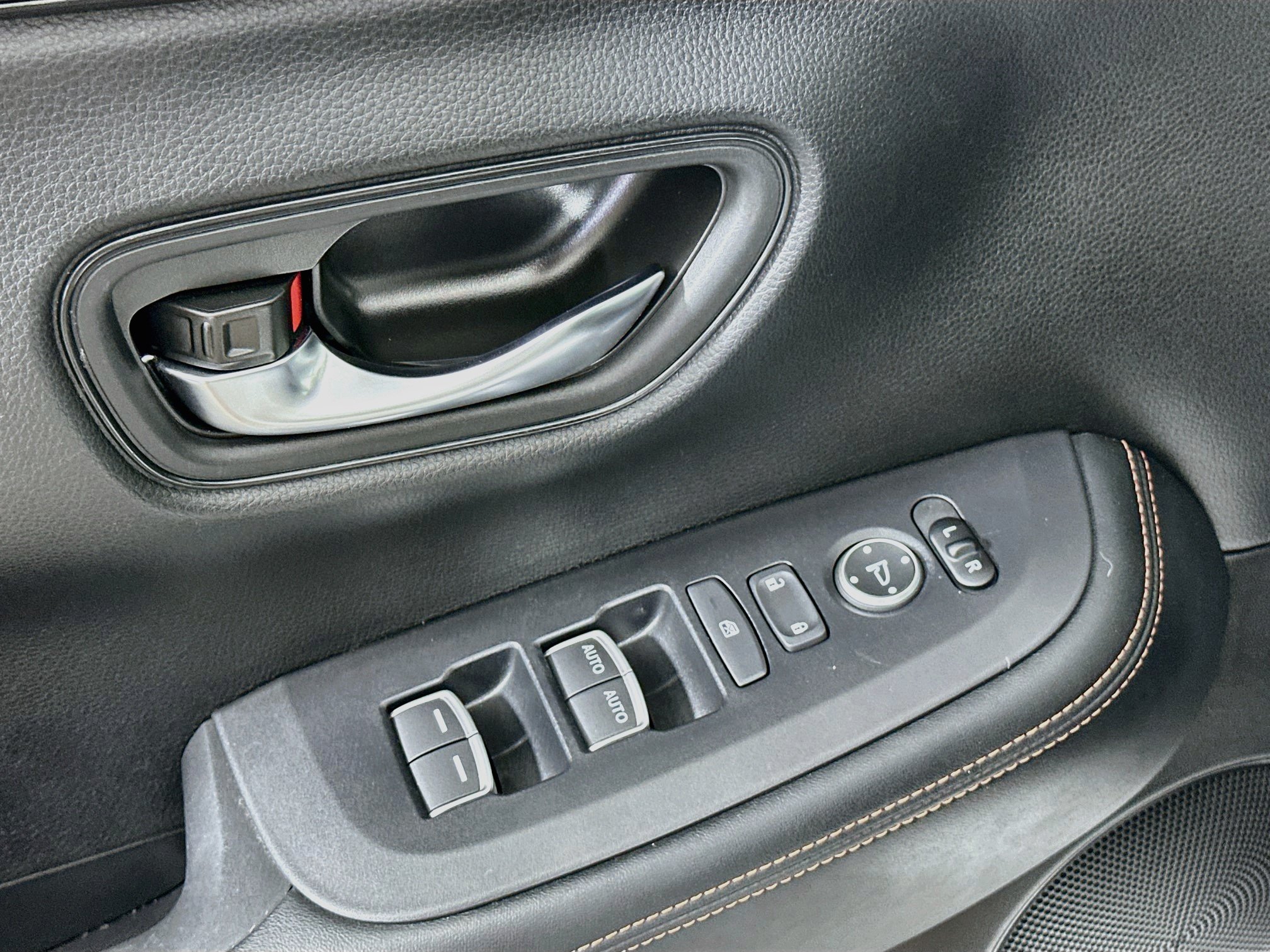 Used 2024 Honda HR-V Sport image 15