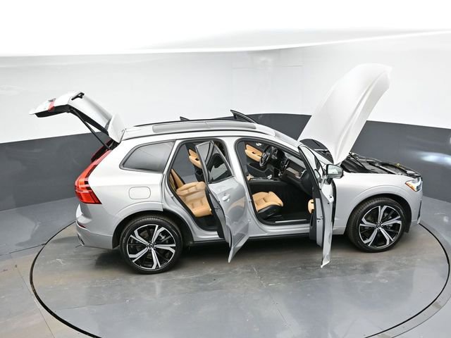 Used 2023 Volvo XC60 B6 Ultimate w/ Climate Package image 42