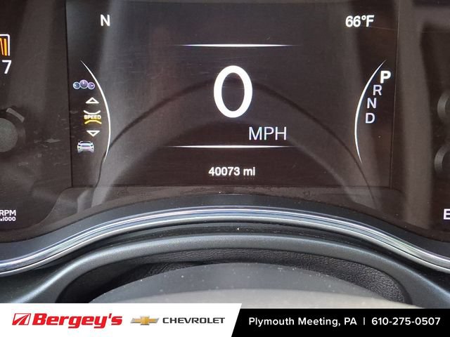 Used 2022 Jeep Grand Cherokee Laredo X AWD/4WD image 24