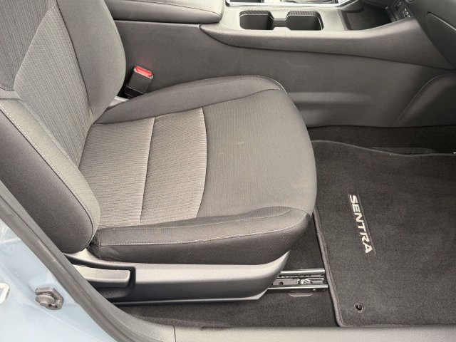 Used 2025 Nissan Sentra SV FWD image 10
