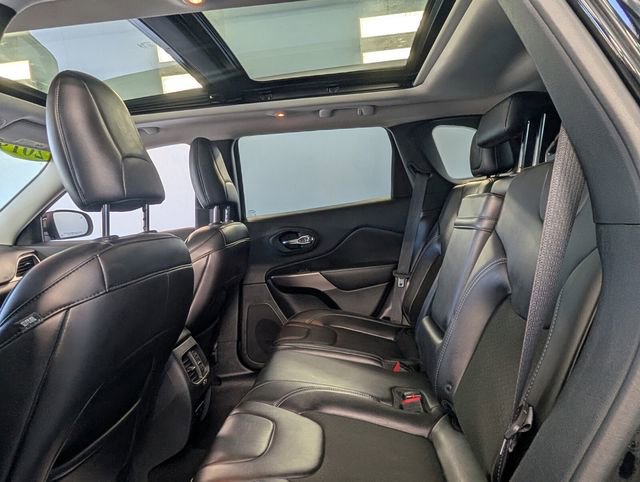 Used 2019 Jeep Cherokee Latitude Plus image 8