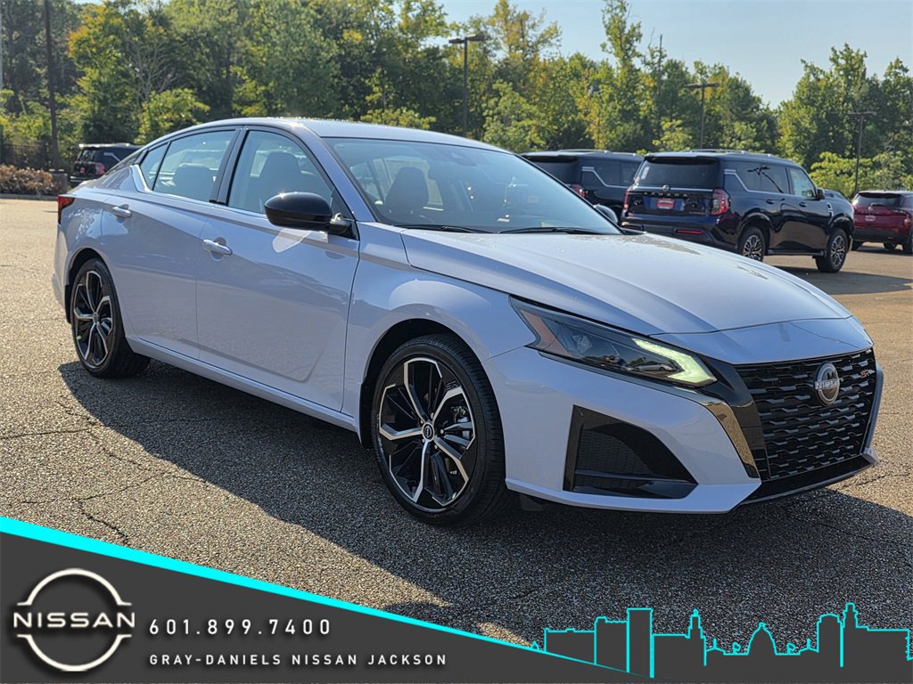 New 2025 Nissan Altima 2.5 SR w/ SR Premium Package
