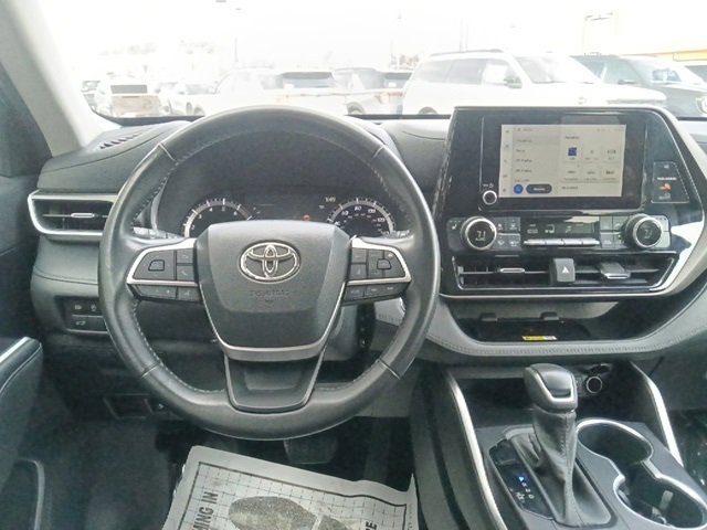 Used 2023 Toyota Highlander XLE image 27