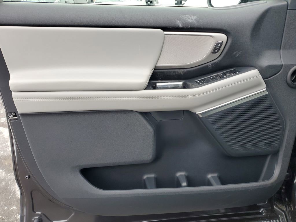 New 2026 Ford Expedition Active image 25