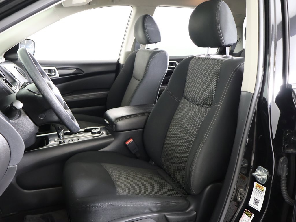 Used 2020 Nissan Pathfinder S image 25