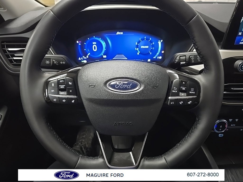 Used 2022 Ford Escape SEL w/ Technology Package image 18