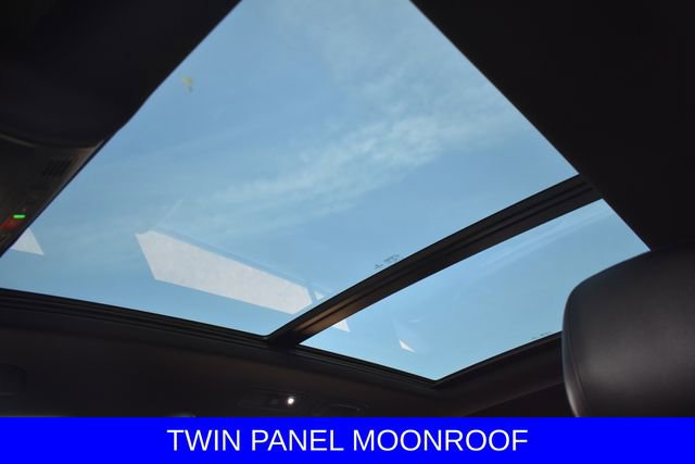 Used 2022 Volkswagen Tiguan SE R-Line image 8