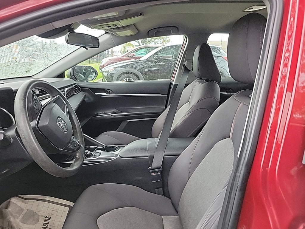Used 2020 Toyota Camry LE FWD image 6