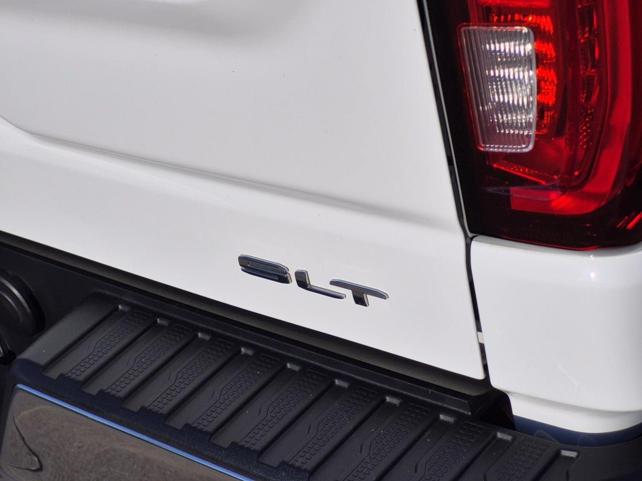 Certified 2020 GMC Sierra 1500 SLT AWD/4WD image 9