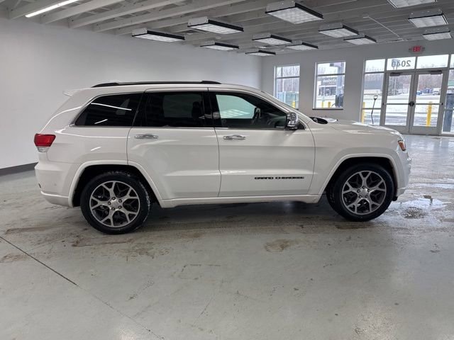 Used 2019 Jeep Grand Cherokee Overland w/ Jeep Active Safety Group image 14