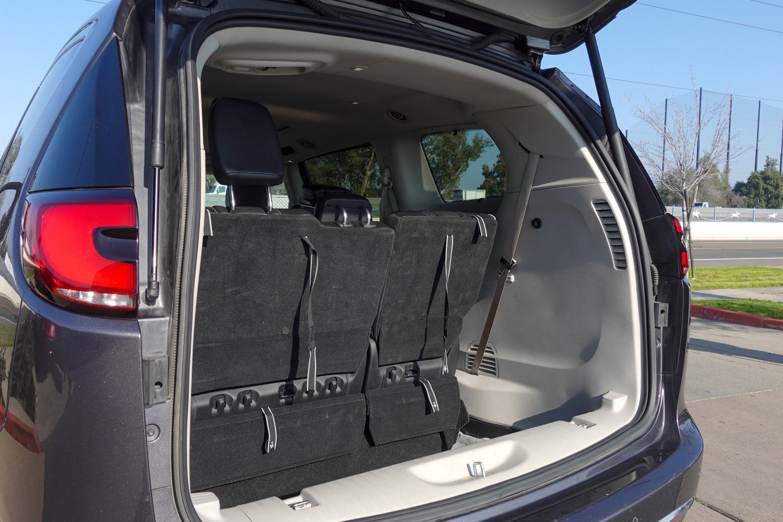 Used 2023 Chrysler Pacifica Limited image 24