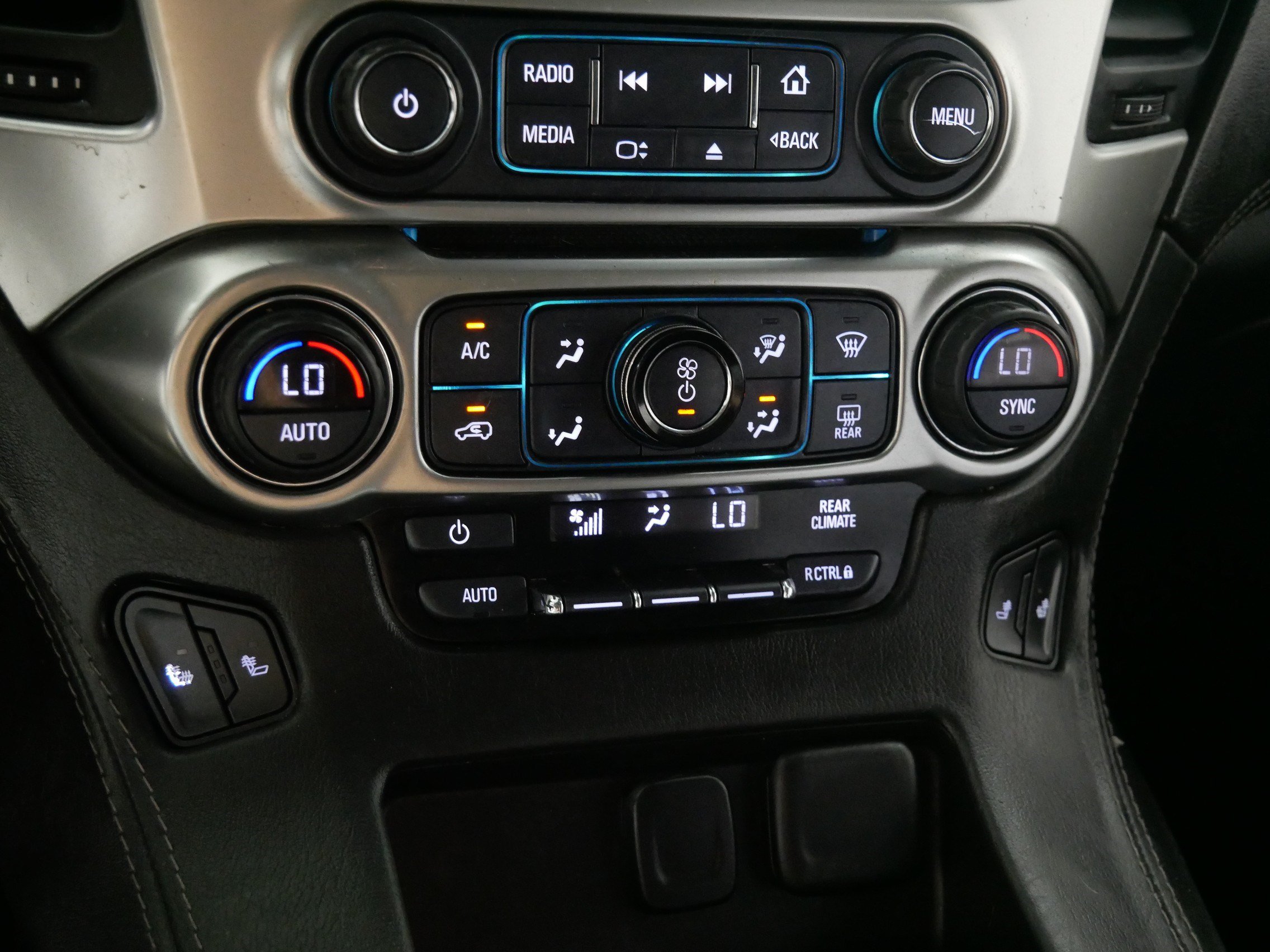 Used 2017 Chevrolet Tahoe LT w/ Luxury Package AWD/4WD image 23