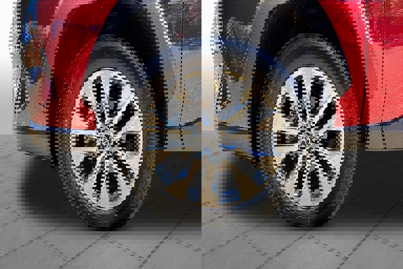 Used 2025 Toyota RAV4 Limited w/ Advanced Technology Package AWD/4WD image 10