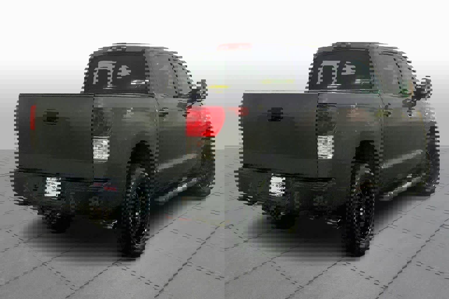 Used 2013 Toyota Tundra 4x4 CrewMax image 12