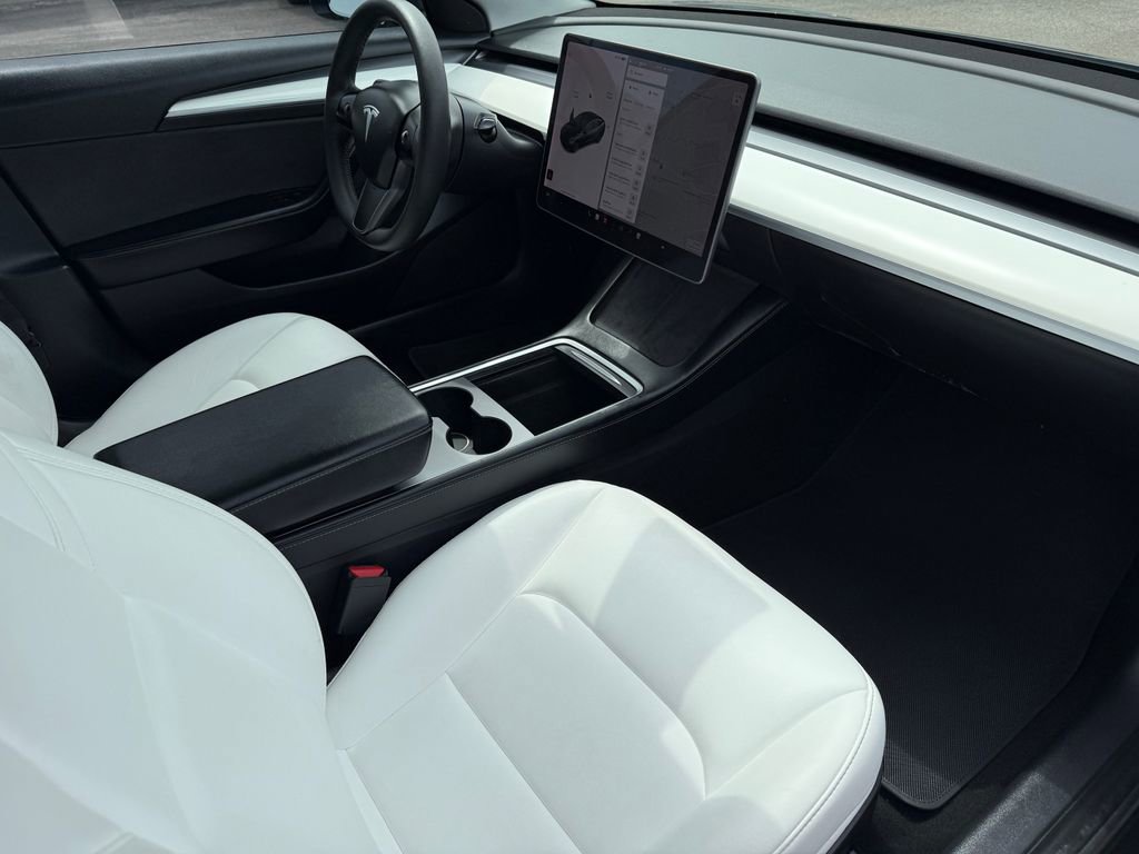 Used 2021 Tesla Model 3 Standard Range Plus RWD image 3