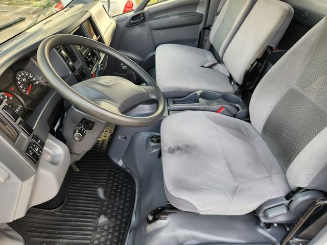 Used 2021 Isuzu NPR RWD image 8