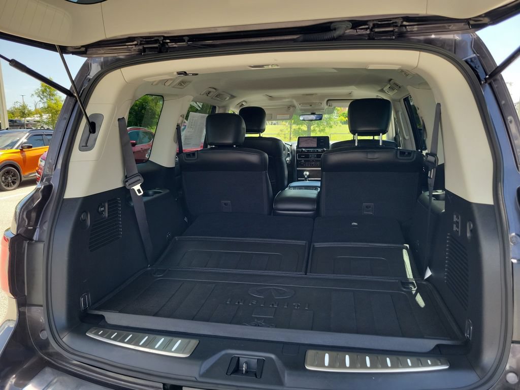 Used 2023 INFINITI QX80 Luxe w/ All-Season Package AWD/4WD image 11