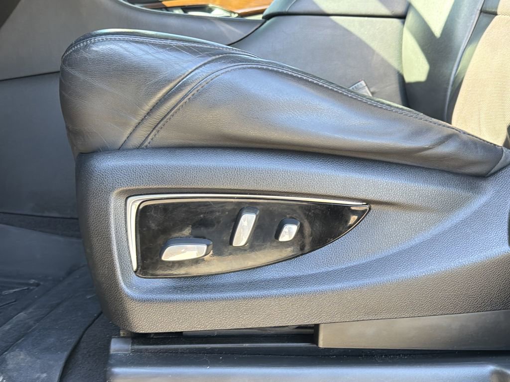 Used 2020 Cadillac Escalade Premium Luxury image 26