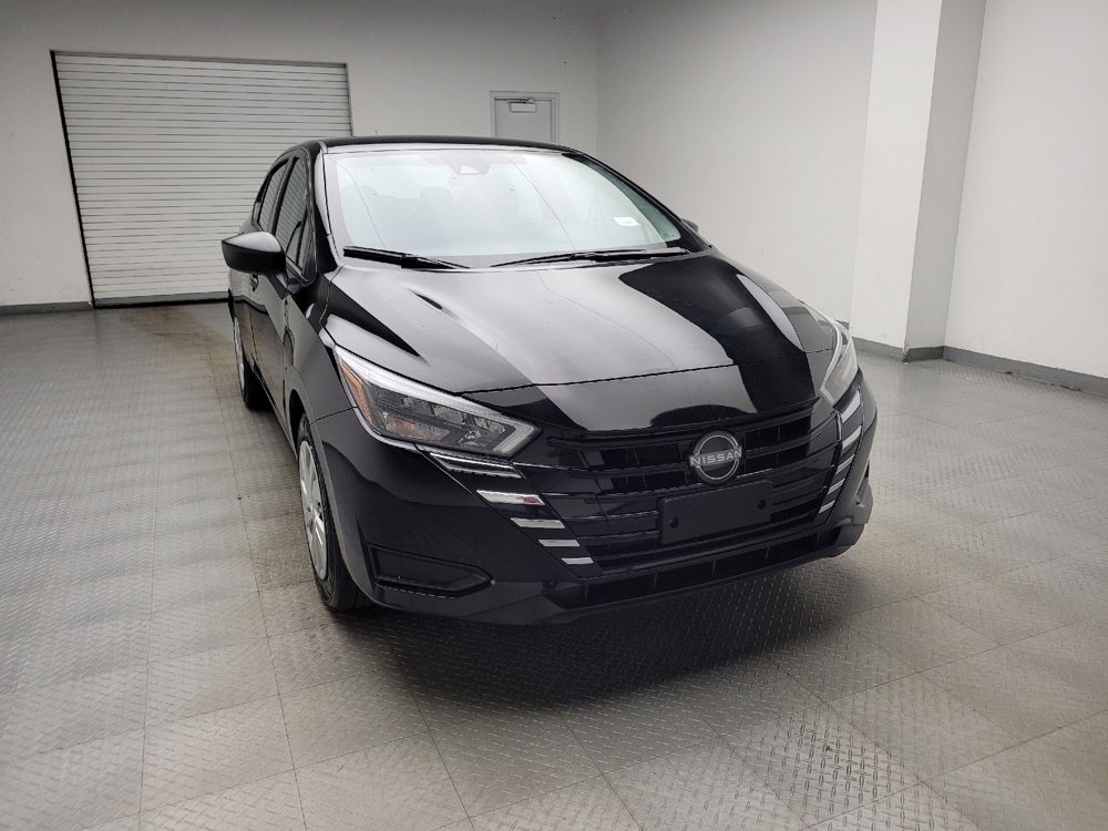 Used 2025 Nissan Versa S FWD image 14