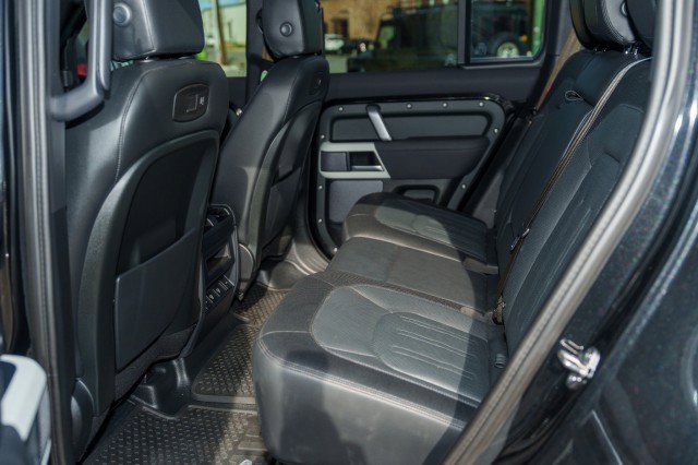 Used 2022 Land Rover Defender 110 X-Dynamic SE image 23