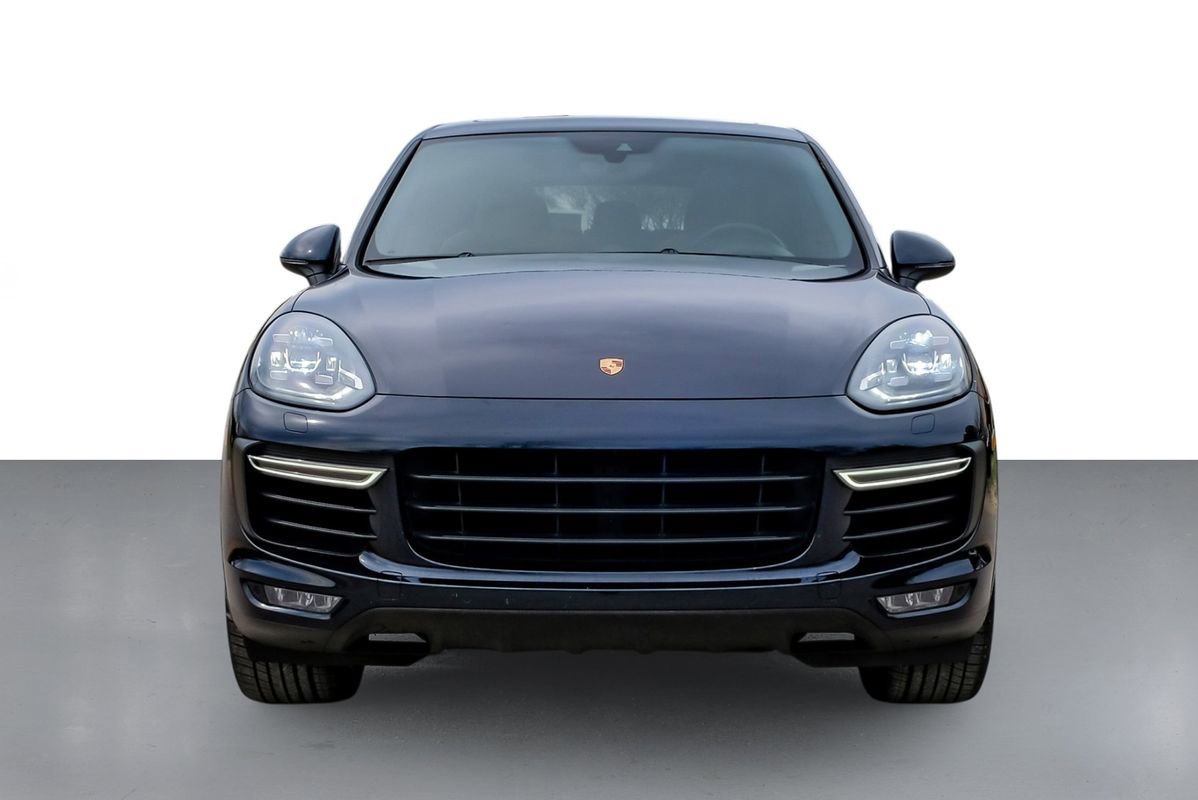 Used 2018 Porsche Cayenne Turbo image 3