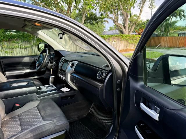 Used 2018 Toyota Tundra SR5 w/ SR5 Upgrade Package image 16
