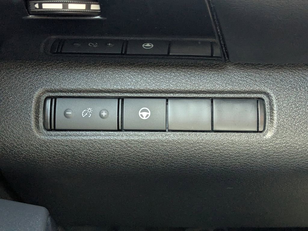 Used 2024 Nissan Pathfinder SV image 21