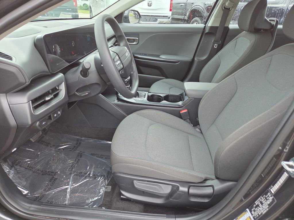 Used 2025 Kia K4 LXS image 21