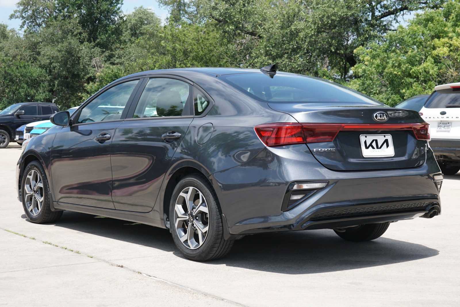 Used 2021 Kia Forte LXS FWD image 3