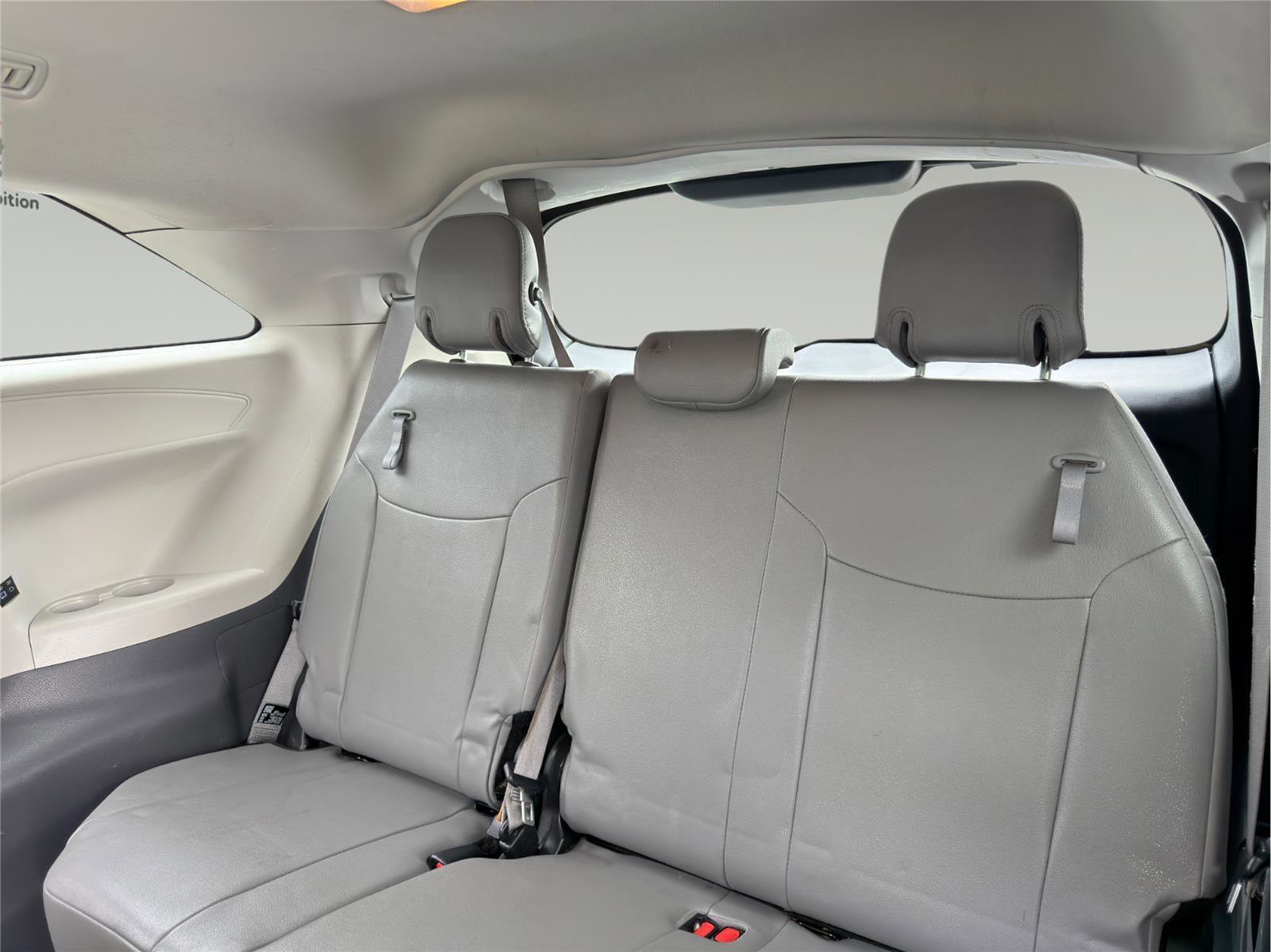 Used 2023 Toyota Sienna XLE image 17