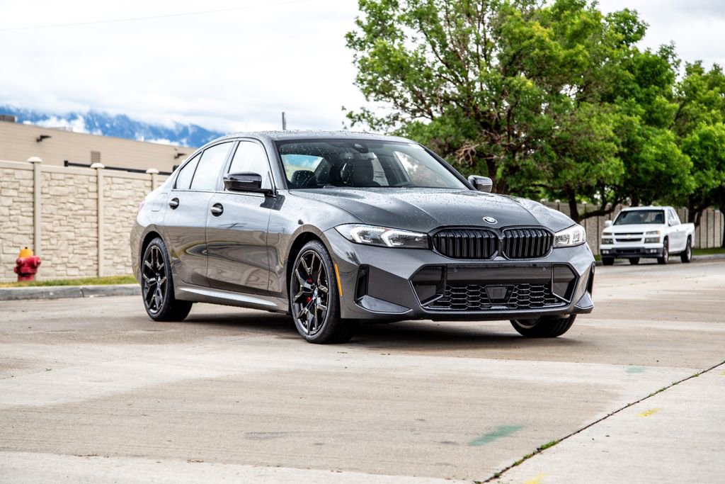 New 2026 BMW 330i xDrive Sedan w/ M Sport Package AWD/4WD image 7