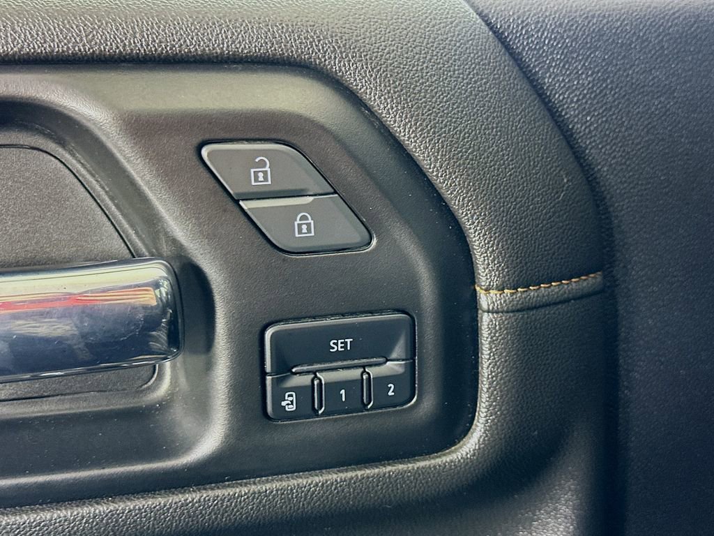 Used 2022 GMC Sierra 2500 AT4 image 21