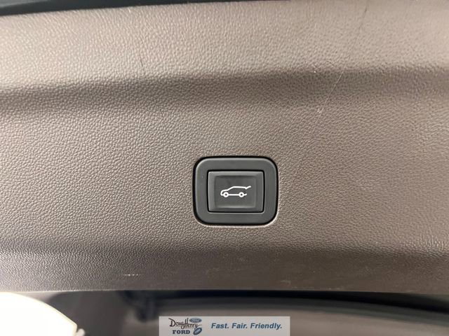 Used 2025 Chevrolet Tahoe Z71 w/ Comfort Package image 34