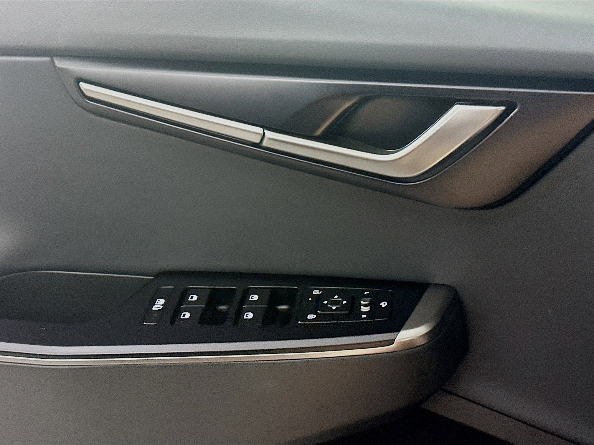 Used 2025 Kia EV6 Light w/ Light LR Technology Package RWD image 15