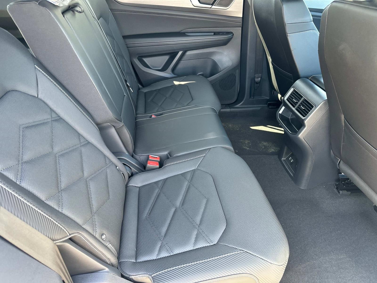 New 2025 Volkswagen Atlas Cross Sport SE image 5