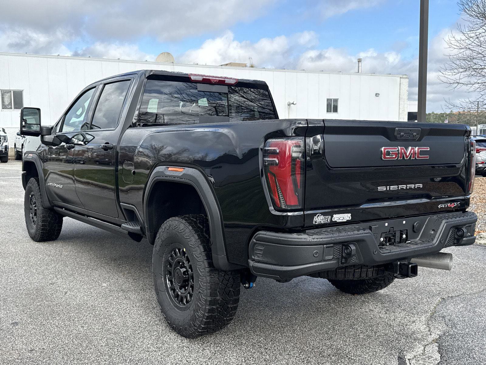New 2026 GMC Sierra 2500 AT4X w/ AT4X AEV Edition image 9