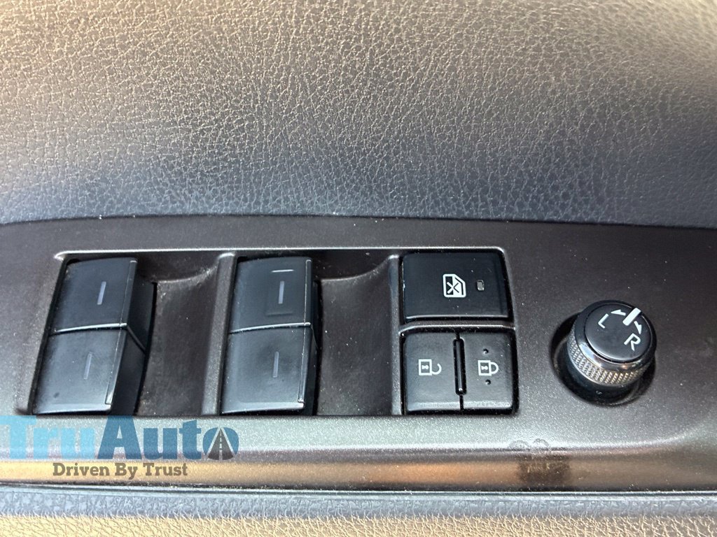 Used 2024 Toyota Camry SE FWD image 21
