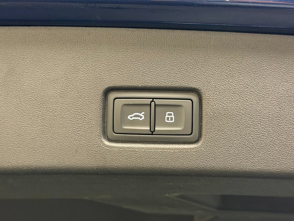 Used 2022 Audi Q4 e-tron Premium Plus AWD/4WD image 39