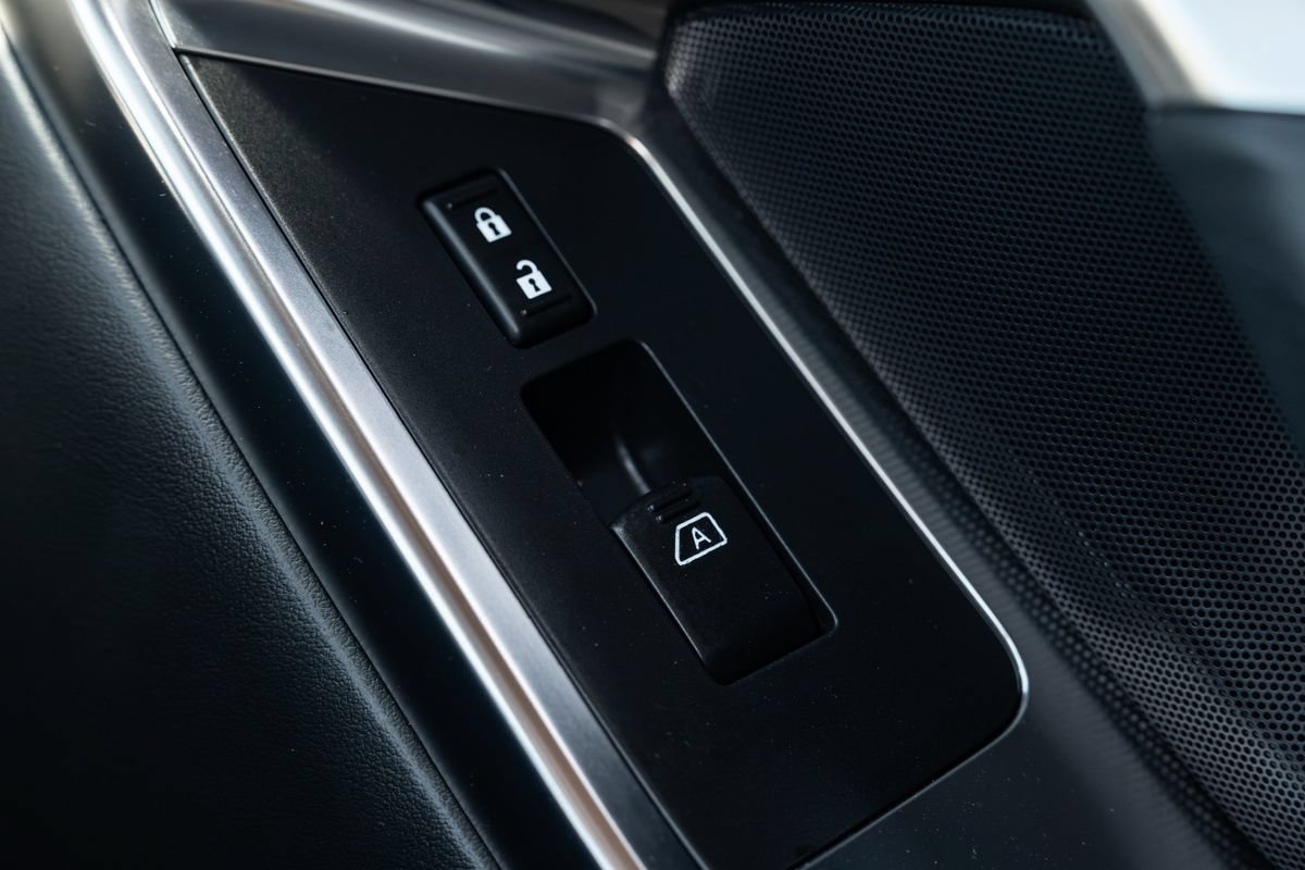 Used 2009 Nissan GT-R Premium AWD/4WD image 27