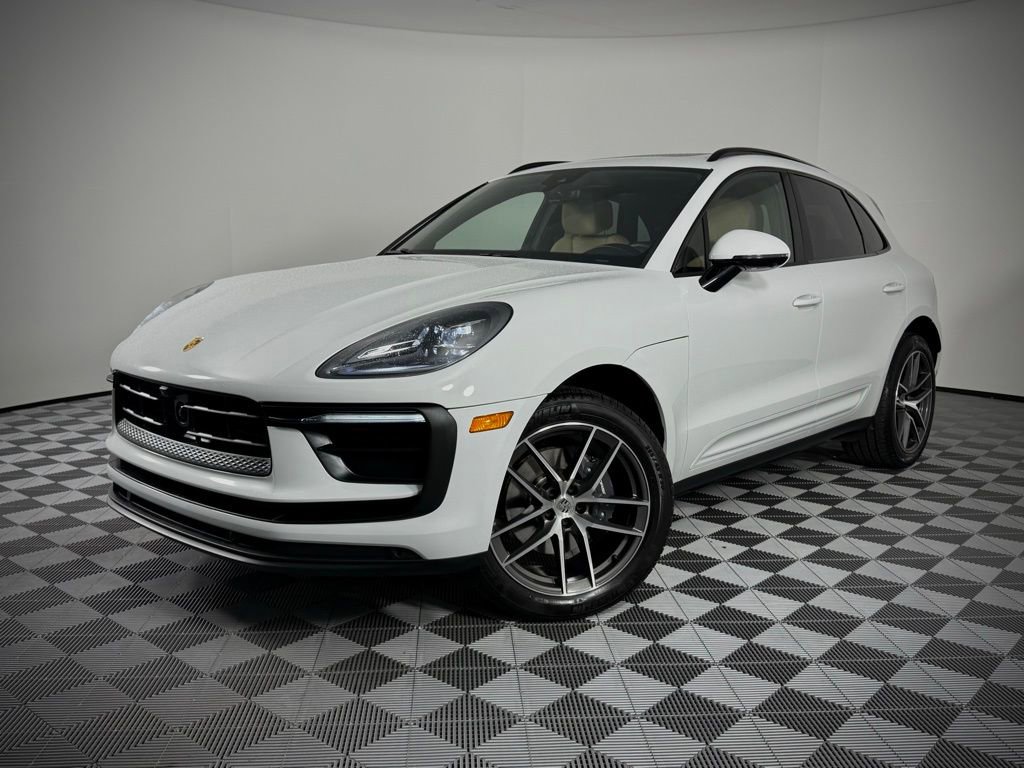 Certified 2024 Porsche Macan AWD/4WD image 1