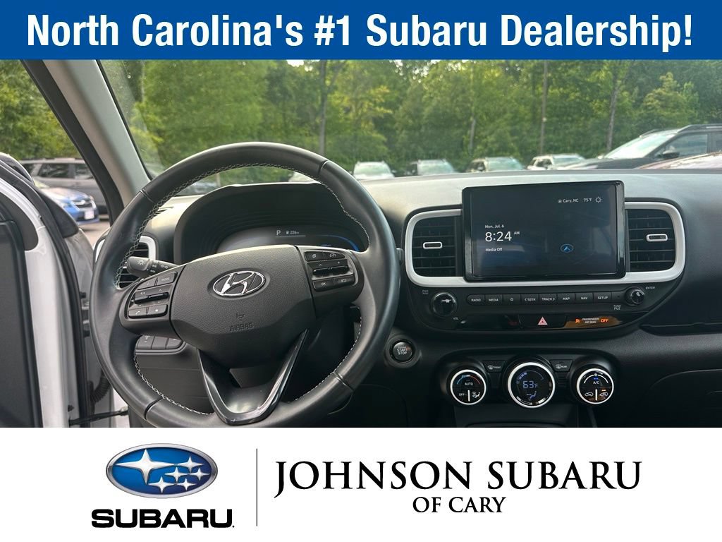 Used 2023 Hyundai Venue Limited w/ Cargo Package FWD image 8
