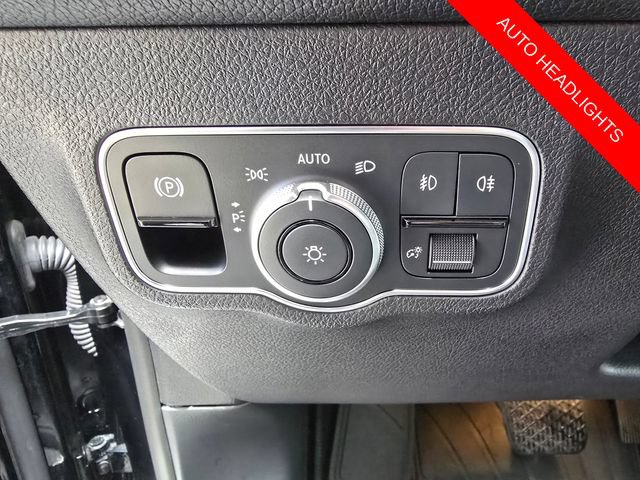 Used 2023 Mercedes-Benz GLB 250 4MATIC image 11