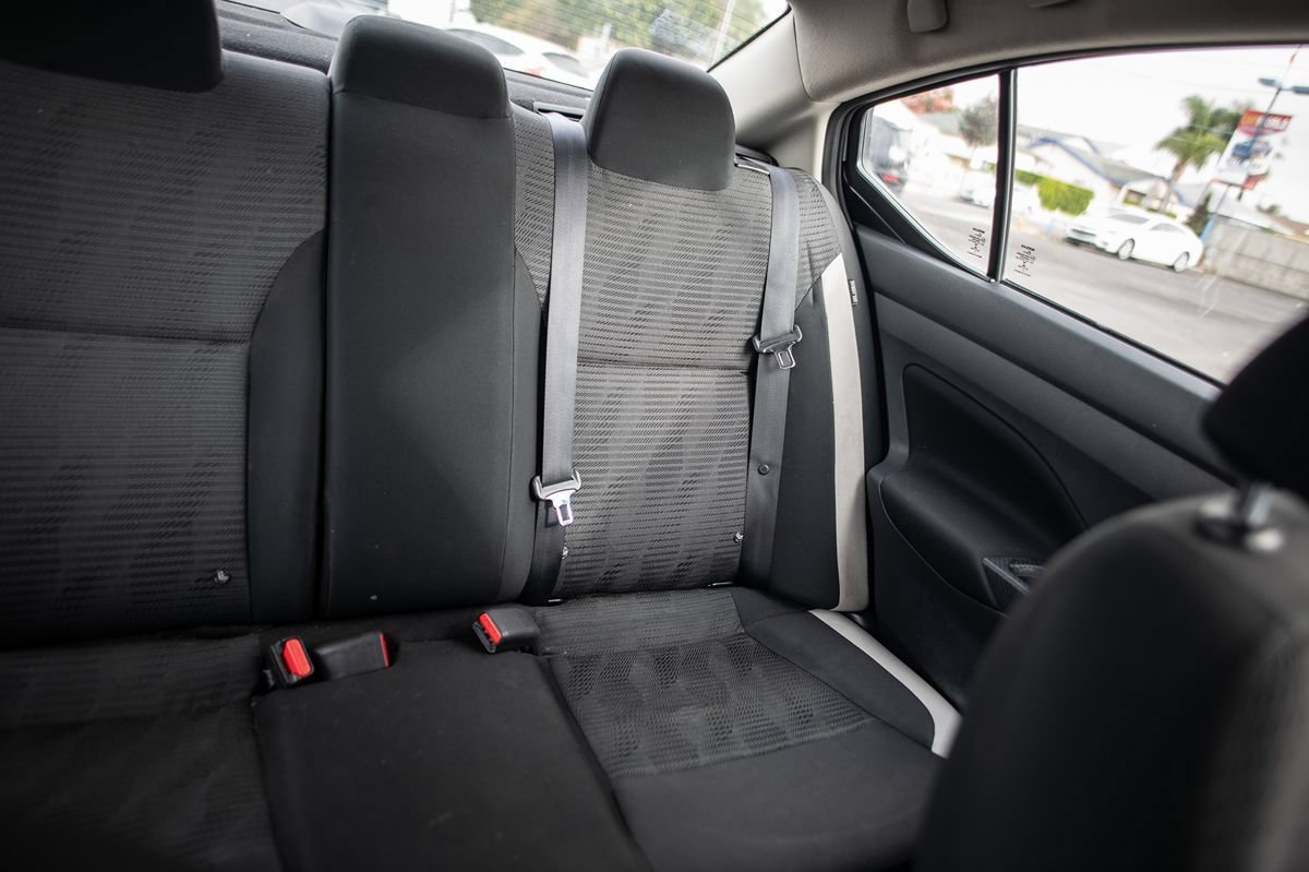 Used 2021 Nissan Versa SV FWD image 31