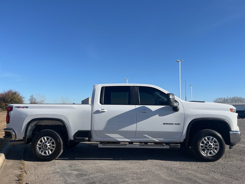 Used 2024 Chevrolet Silverado 2500 LT image 4