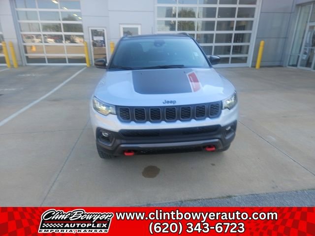 New 2026 Jeep Compass Trailhawk w/ Sun, Sound & Navigation Group image 2