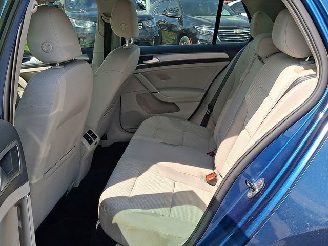 Used 2017 Volkswagen Golf S image 8