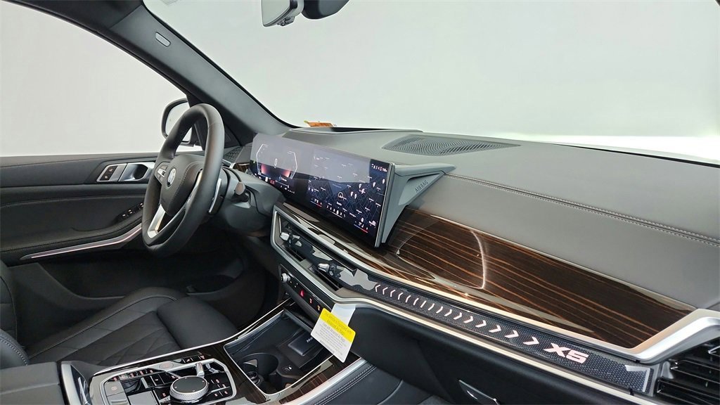 Used 2024 BMW X5 xDrive40i w/ Parking Assistance Package image 36