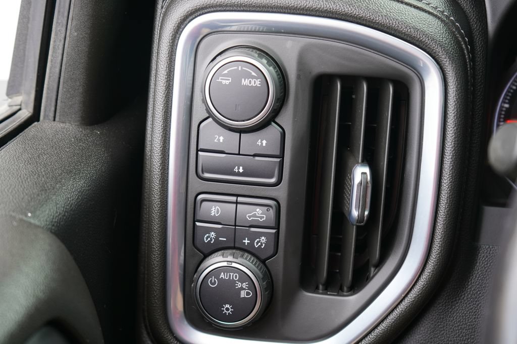 Used 2022 Chevrolet Silverado 3500 LT w/ Convenience Package AWD/4WD image 17