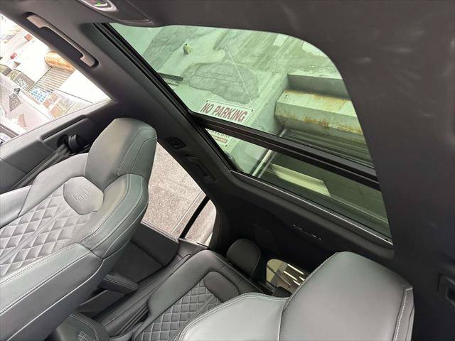 Used 2023 Audi SQ8 Prestige w/ Prestige Package AWD/4WD image 16