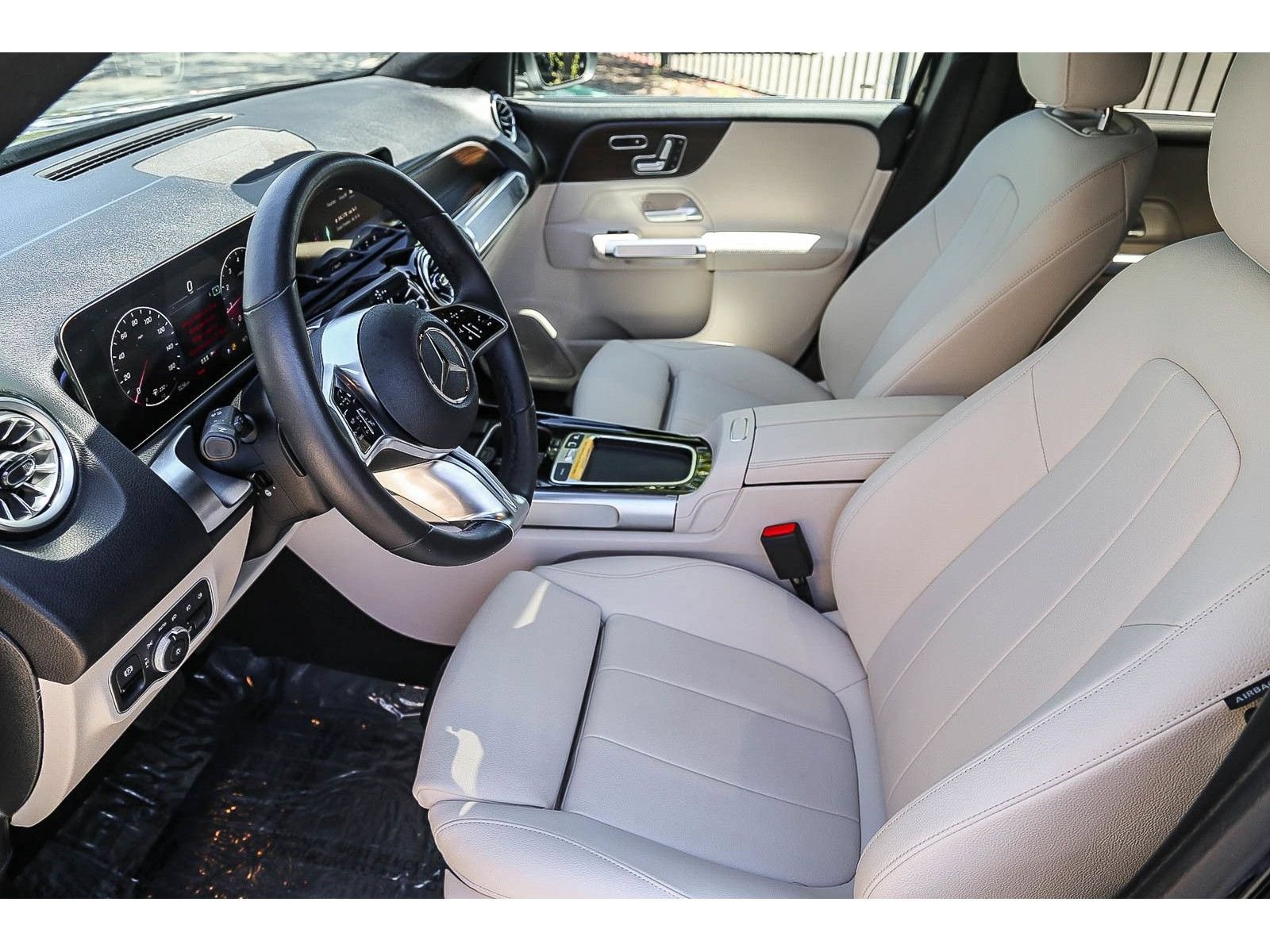 Certified 2026 Mercedes-Benz GLB 250 image 17